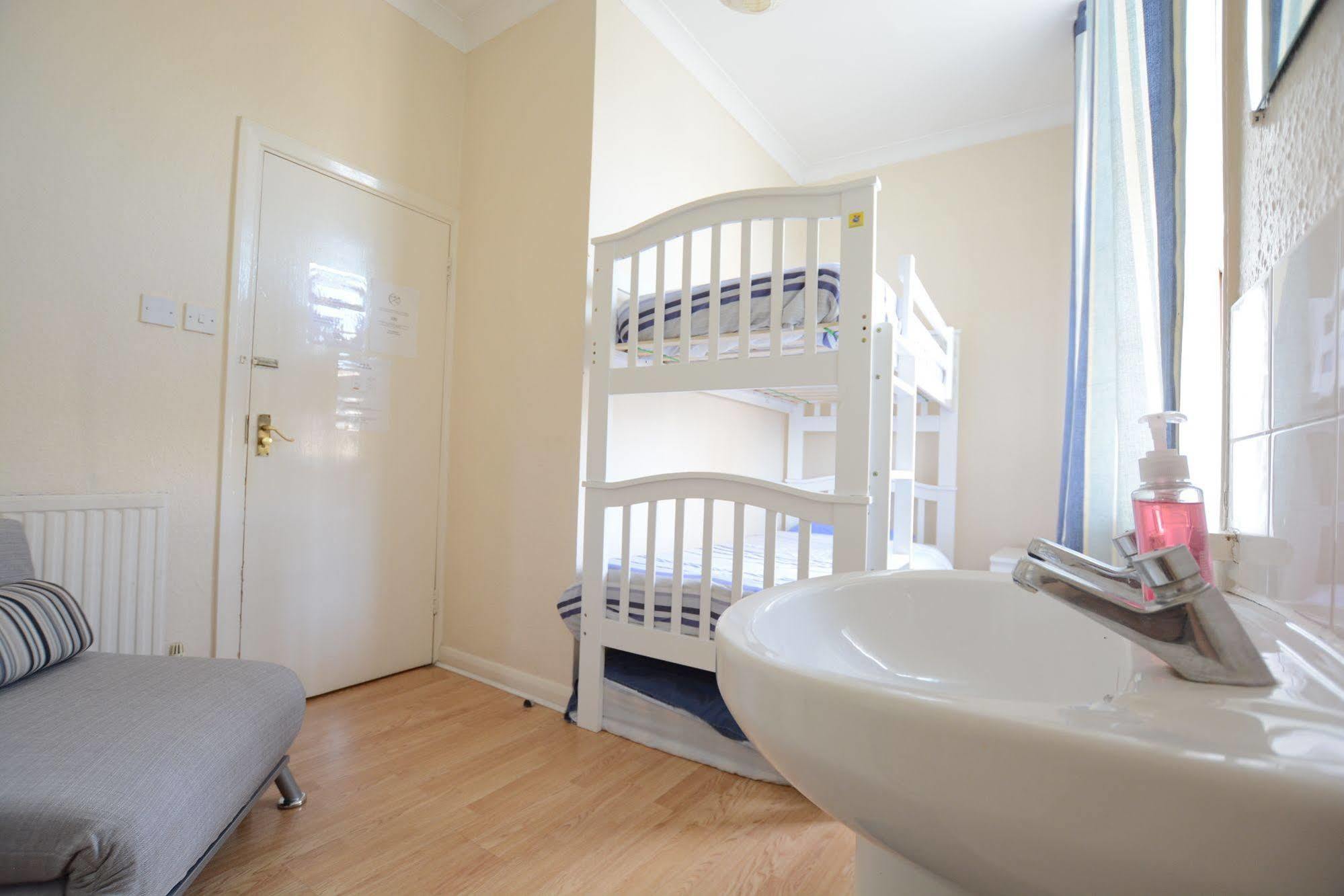 New Cross Inn Hostel Лондон Экстерьер фото